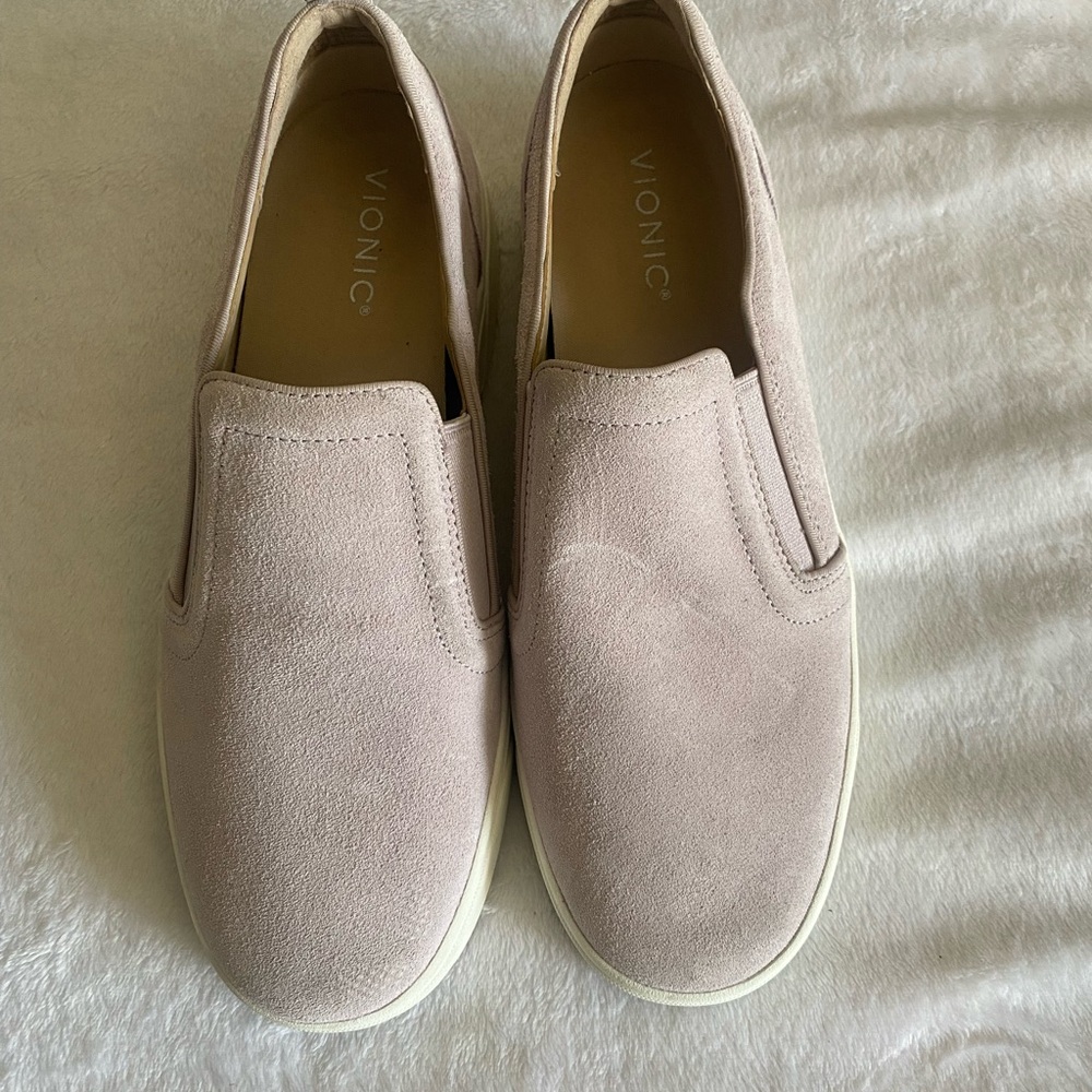 Vionic slip on pink shoes